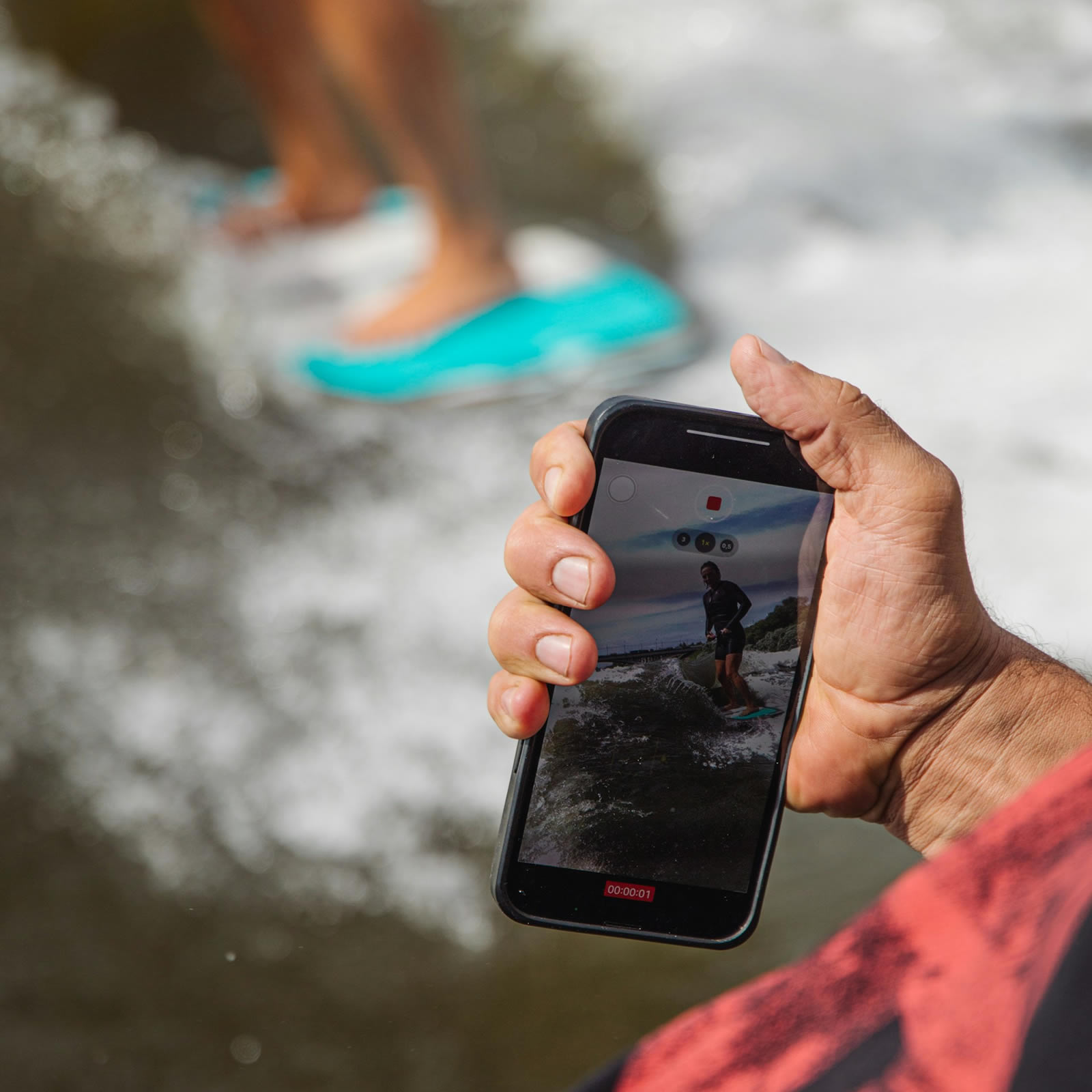 AI serving surfing